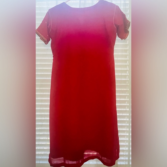 Red dress - Picture 4 of 5